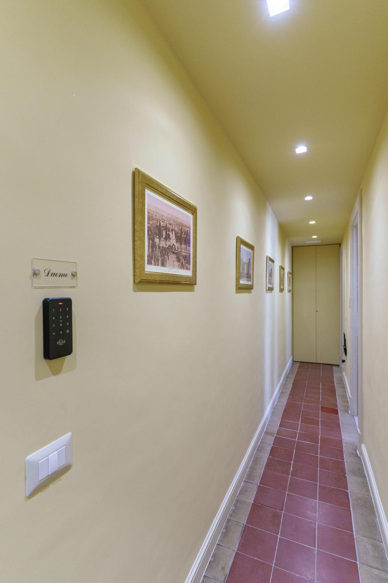 카타니아 La Finestra Sul Duomo B&B 외부 사진