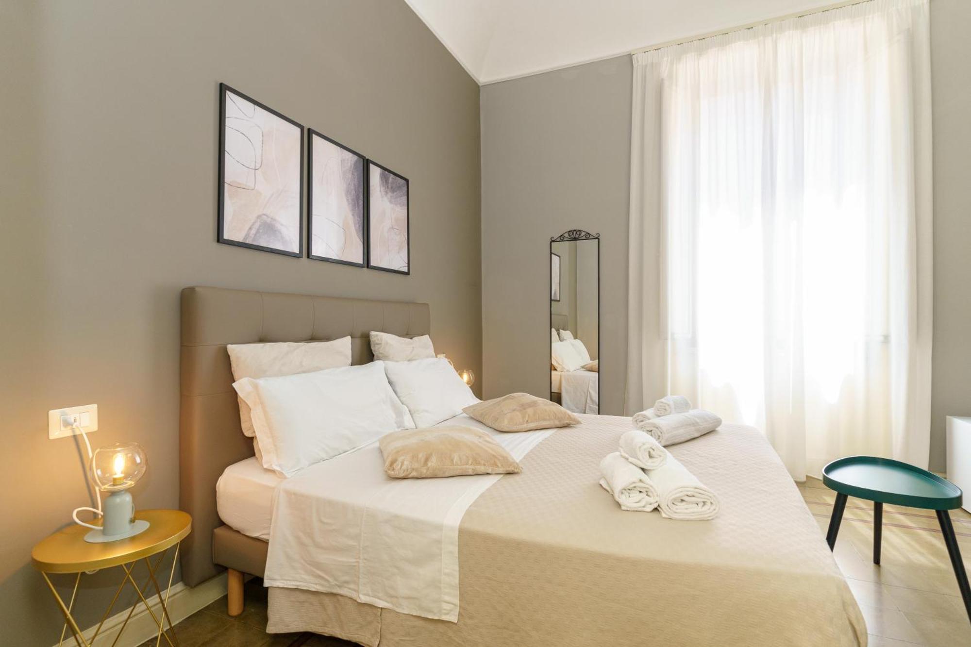 카타니아 La Finestra Sul Duomo B&B 외부 사진