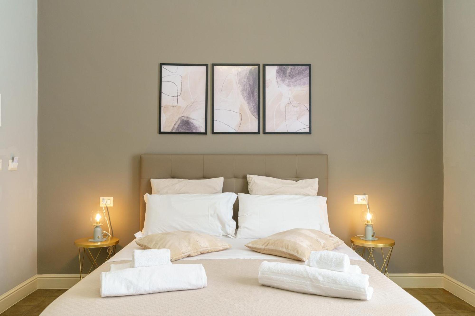 카타니아 La Finestra Sul Duomo B&B 외부 사진
