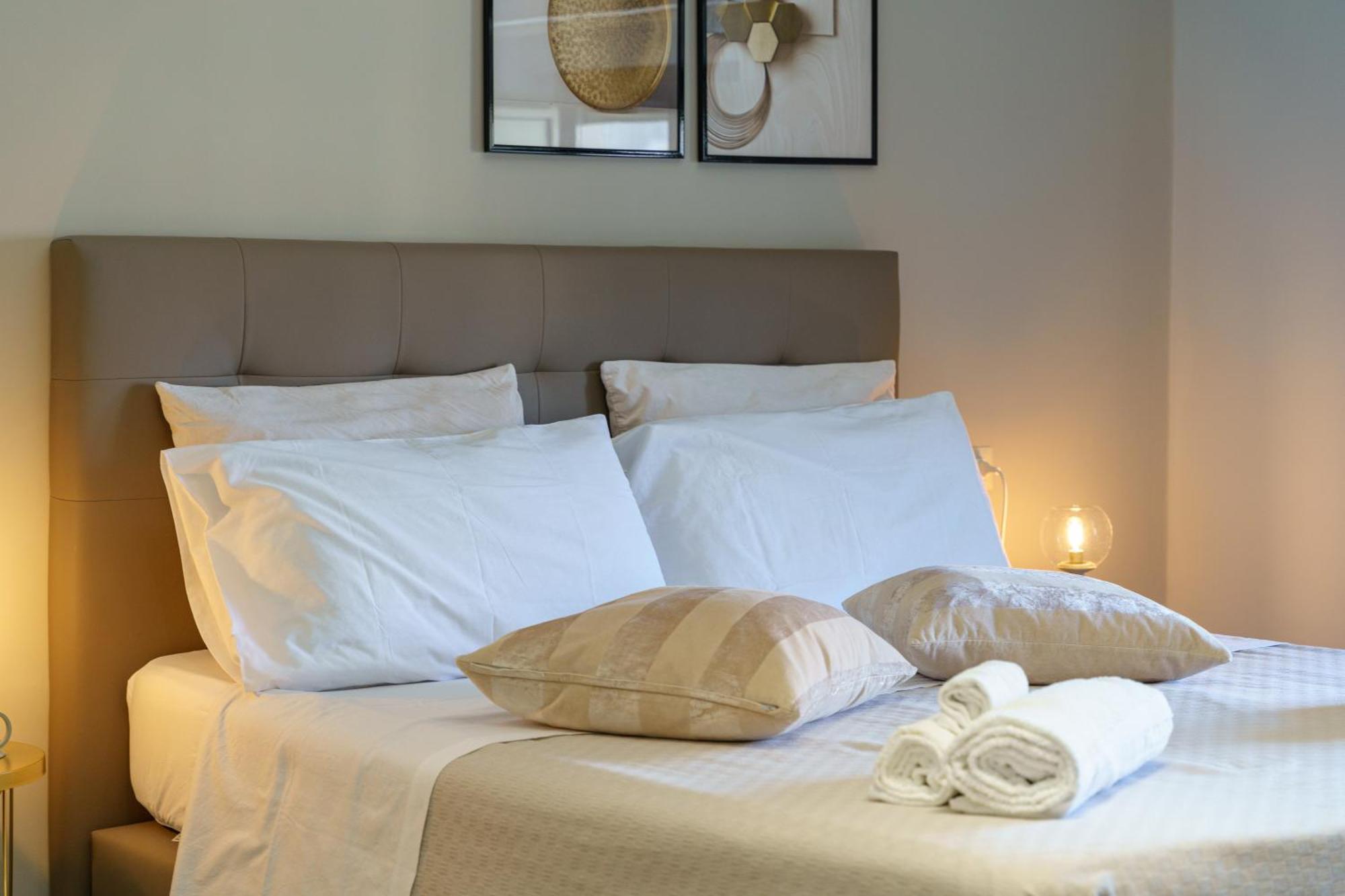 카타니아 La Finestra Sul Duomo B&B 외부 사진