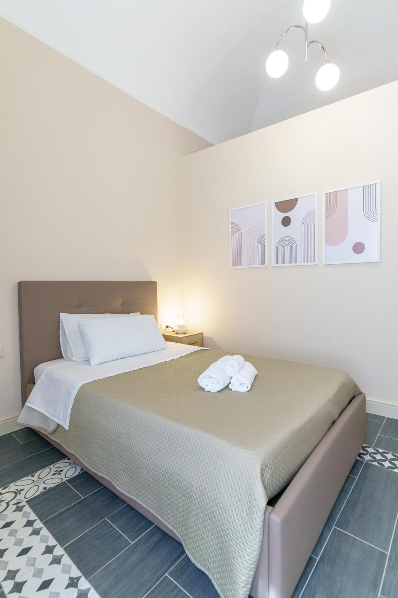 카타니아 La Finestra Sul Duomo B&B 외부 사진