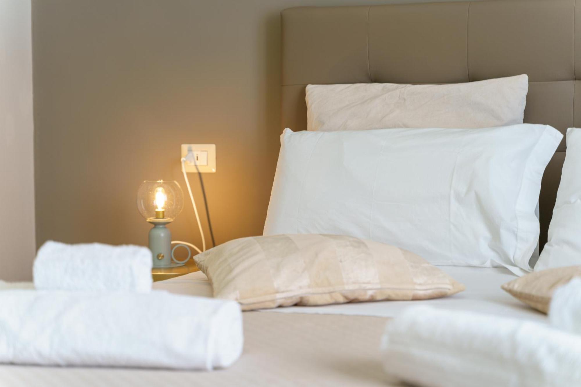 카타니아 La Finestra Sul Duomo B&B 외부 사진